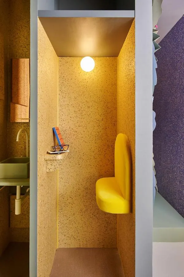 Easylife - Colorato Studio Con Terrazzo Milano